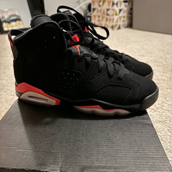 Air Jordan Retro 6 🥰 - Picture 3 of 4